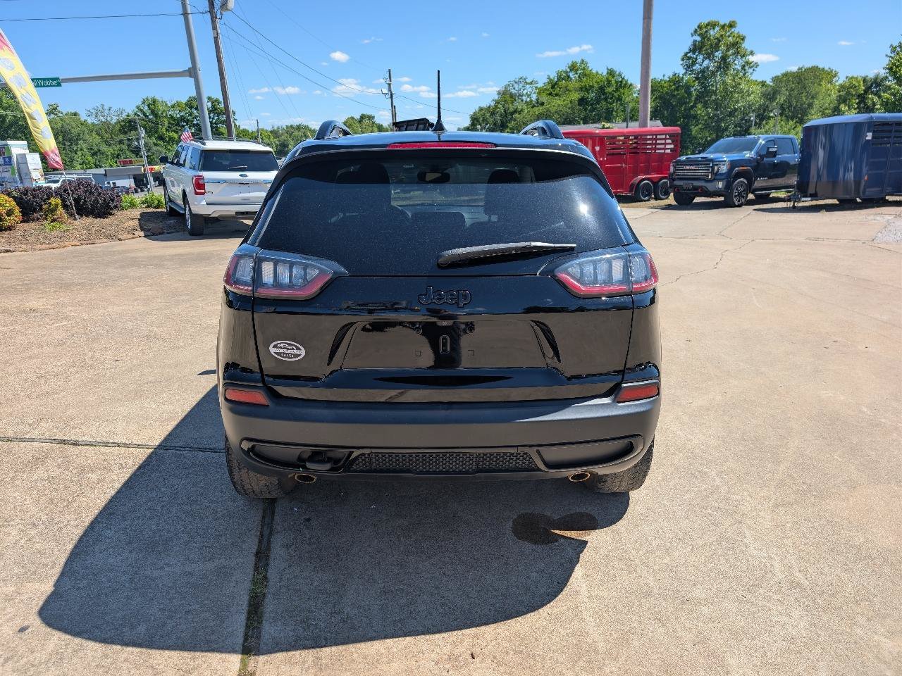 Used 2022 Jeep Cherokee Latitude AWD/4WD image 10
