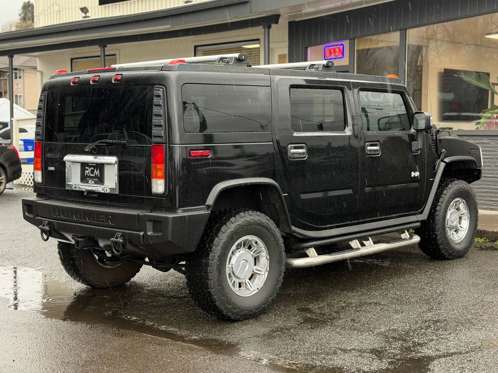 Used 2004 HUMMER H2 w/ Preferred Equipment Group image 5