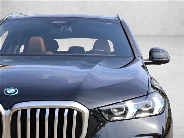 Used 2026 BMW X5 xDrive50e w/ Premium Package AWD/4WD image 2