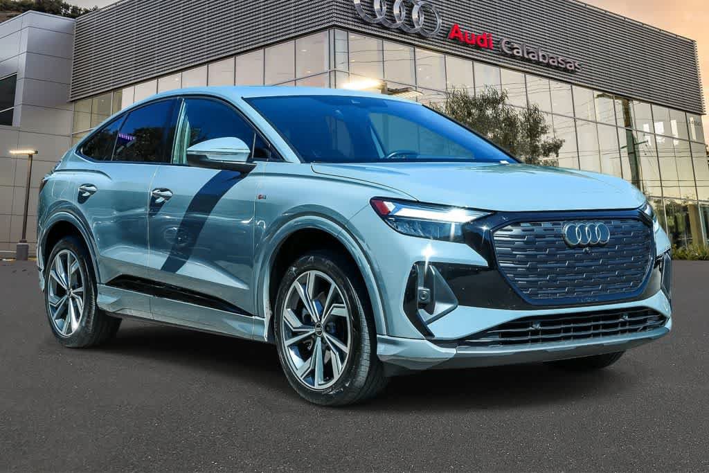 Used 2023 Audi Q4 e-tron Premium w/ Convenience Package AWD/4WD image 3