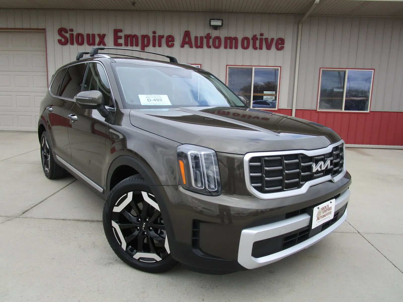 Used 2025 Kia Telluride S AWD/4WD image 1