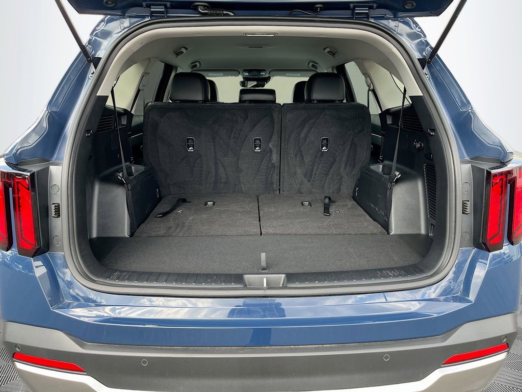 Certified 2025 Kia Sorento S image 26