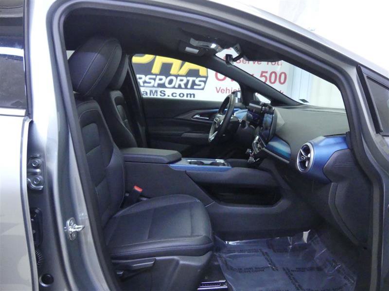 Used 2024 Chevrolet Equinox EV LT AWD/4WD image 8