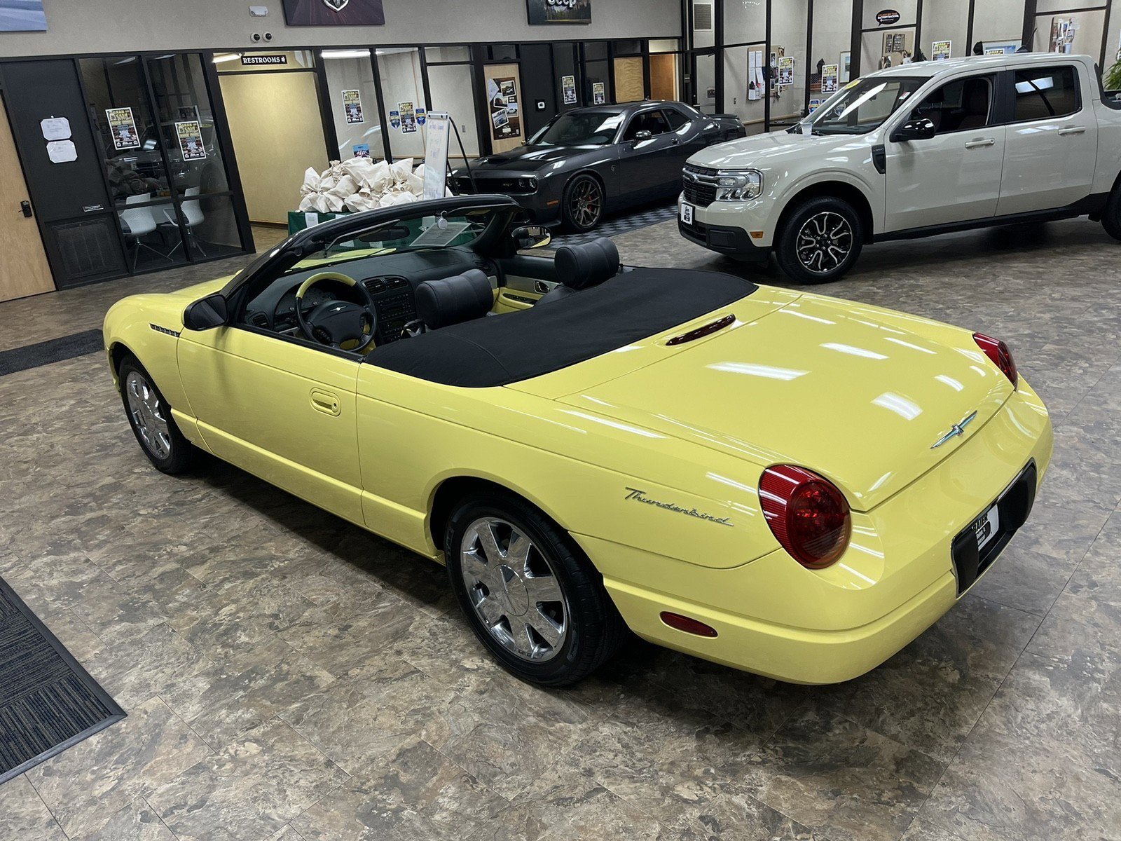 Used 2002 Ford Thunderbird image 21