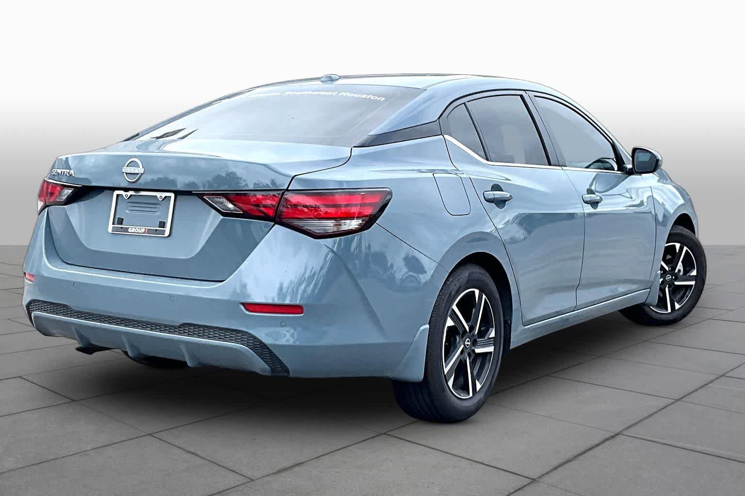 Used 2025 Nissan Sentra SV FWD image 12