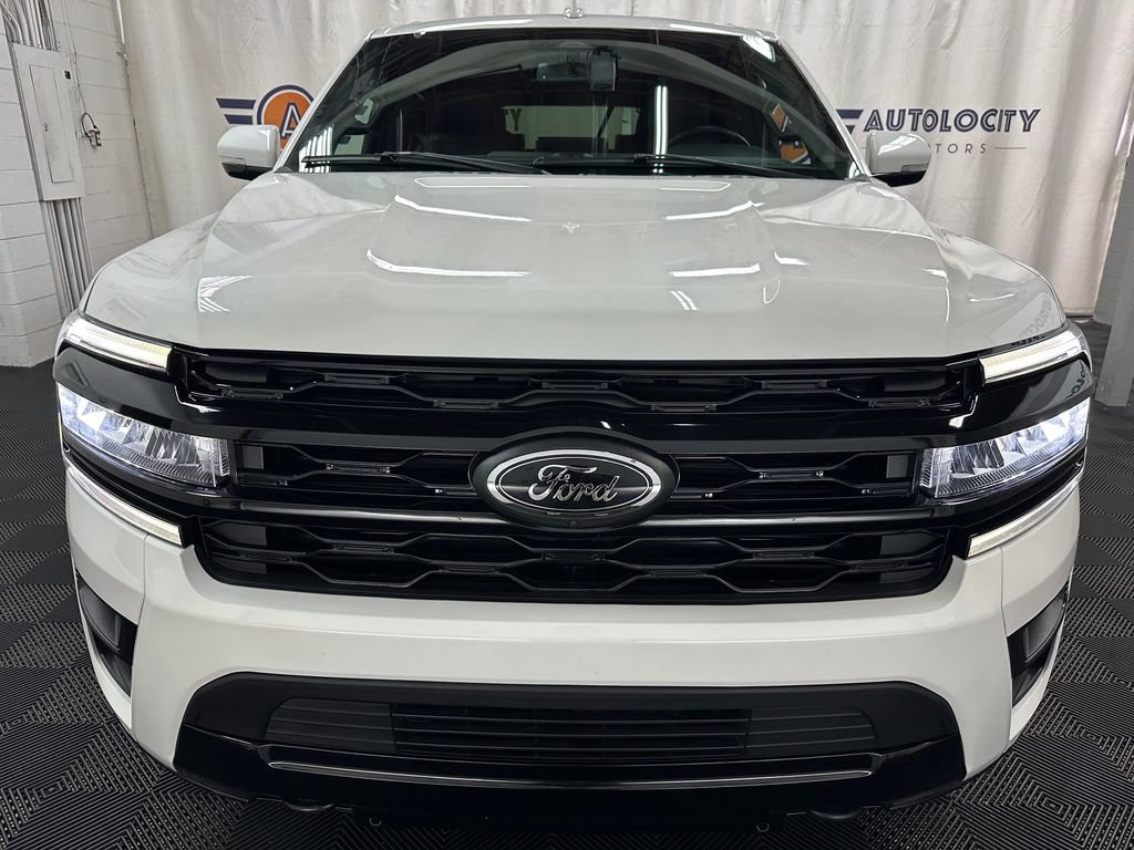 Used 2024 Ford Expedition Max Limited AWD/4WD image 3