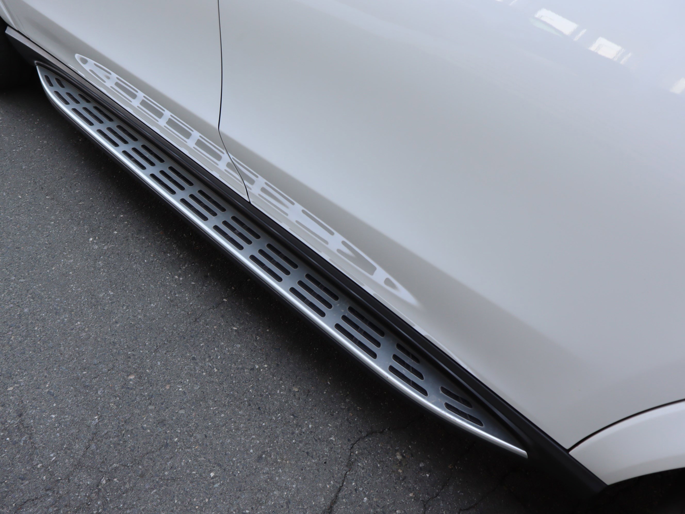 Used 2024 Mercedes-Benz GLS 580 4MATIC image 13