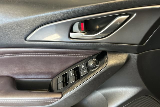 Used 2017 MAZDA MAZDA3 Grand Touring FWD image 12
