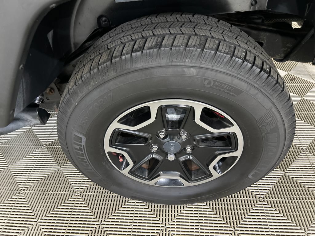 Used 2017 Jeep Wrangler Unlimited Rubicon AWD/4WD image 10