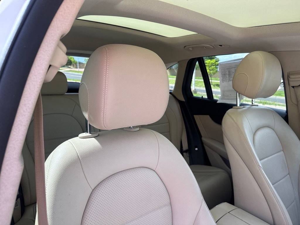 Used 2016 Mercedes-Benz GLC 300 4MATIC image 31