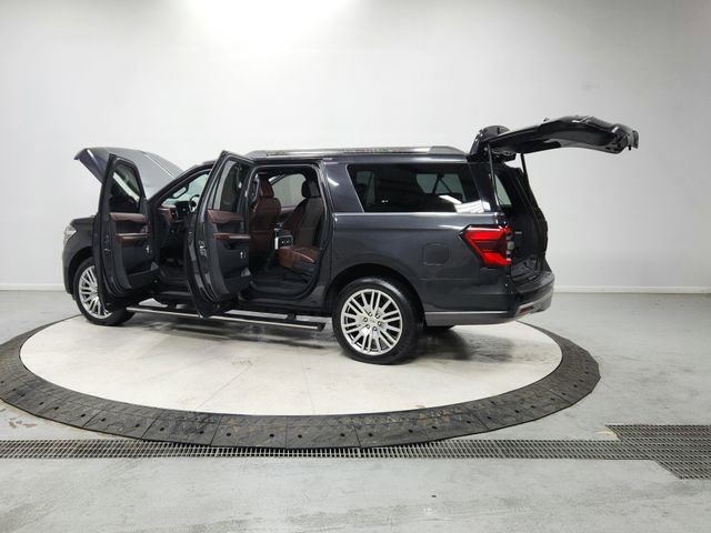 Used 2023 Ford Expedition Max Limited image 13
