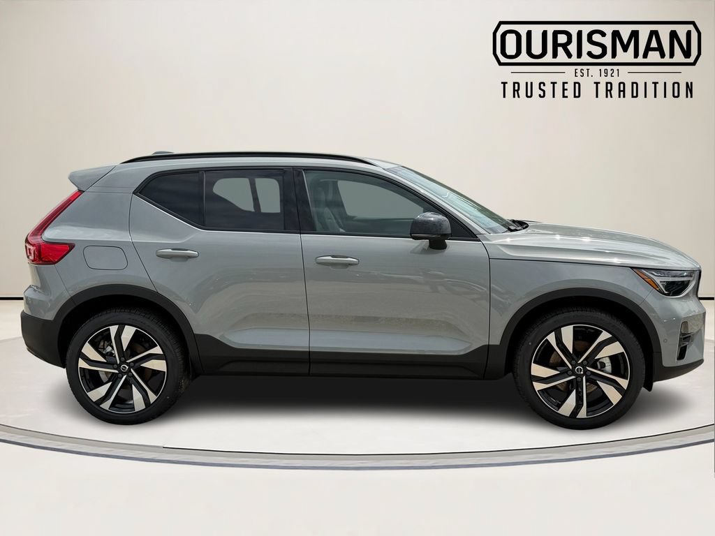 New 2026 Volvo XC40 B5 Plus w/ Climate Package AWD/4WD image 2