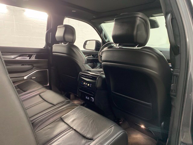 Used 2023 Jeep Wagoneer 4WD w/ Premium Group I image 91