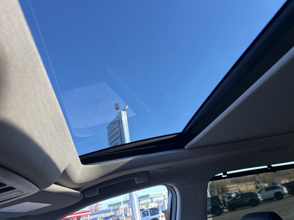 Used 2024 Nissan Rogue Platinum w/ Platinum Premium Package image 42