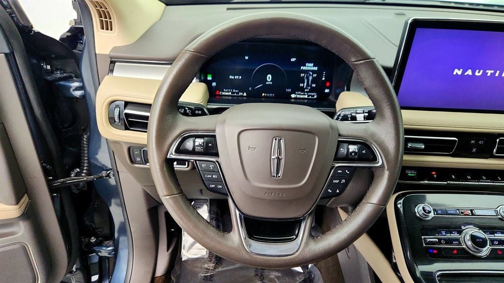 Used 2022 Lincoln Nautilus AWD w/ Premium Package image 13