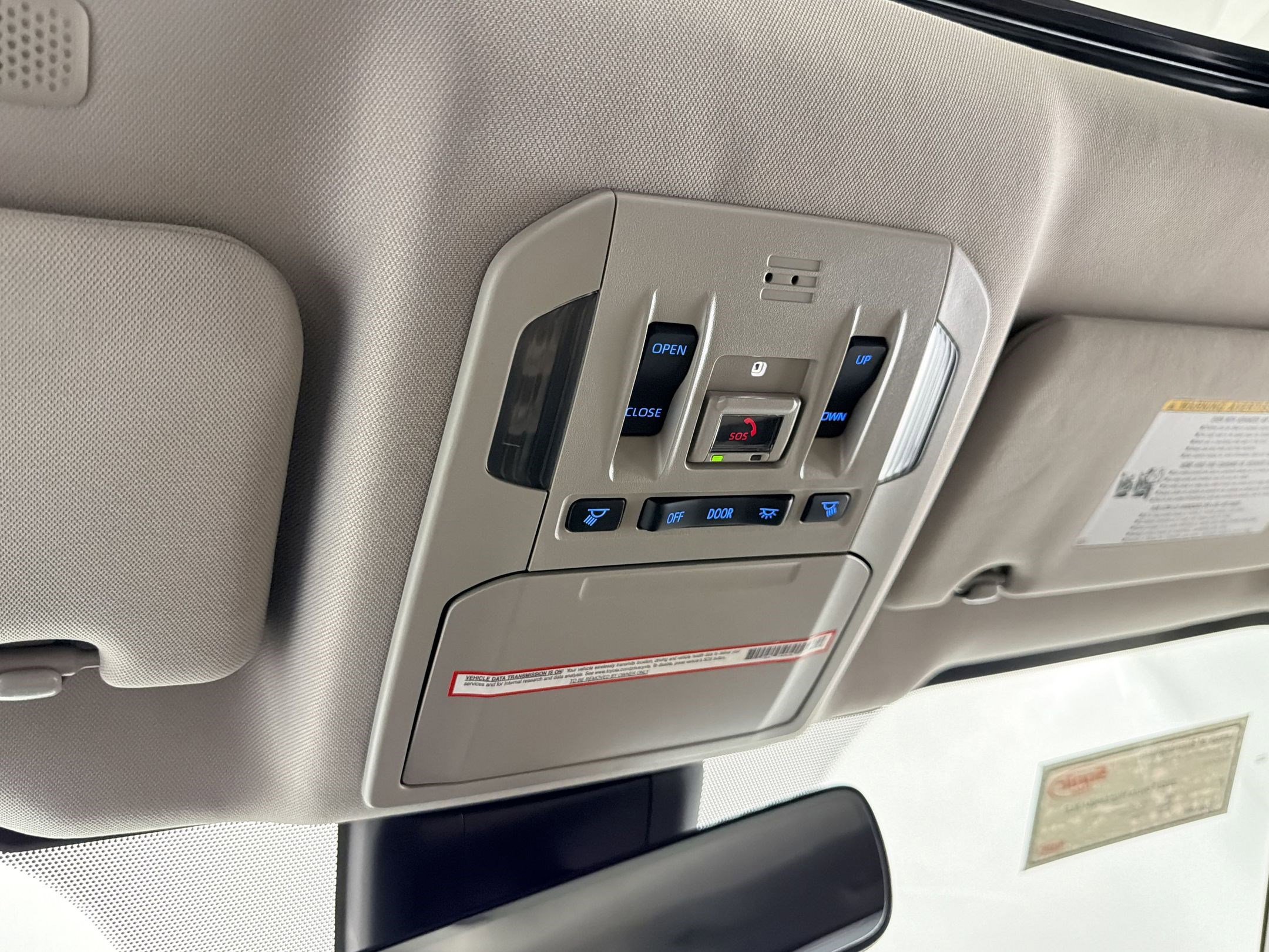 Used 2022 Toyota Highlander XLE FWD image 19