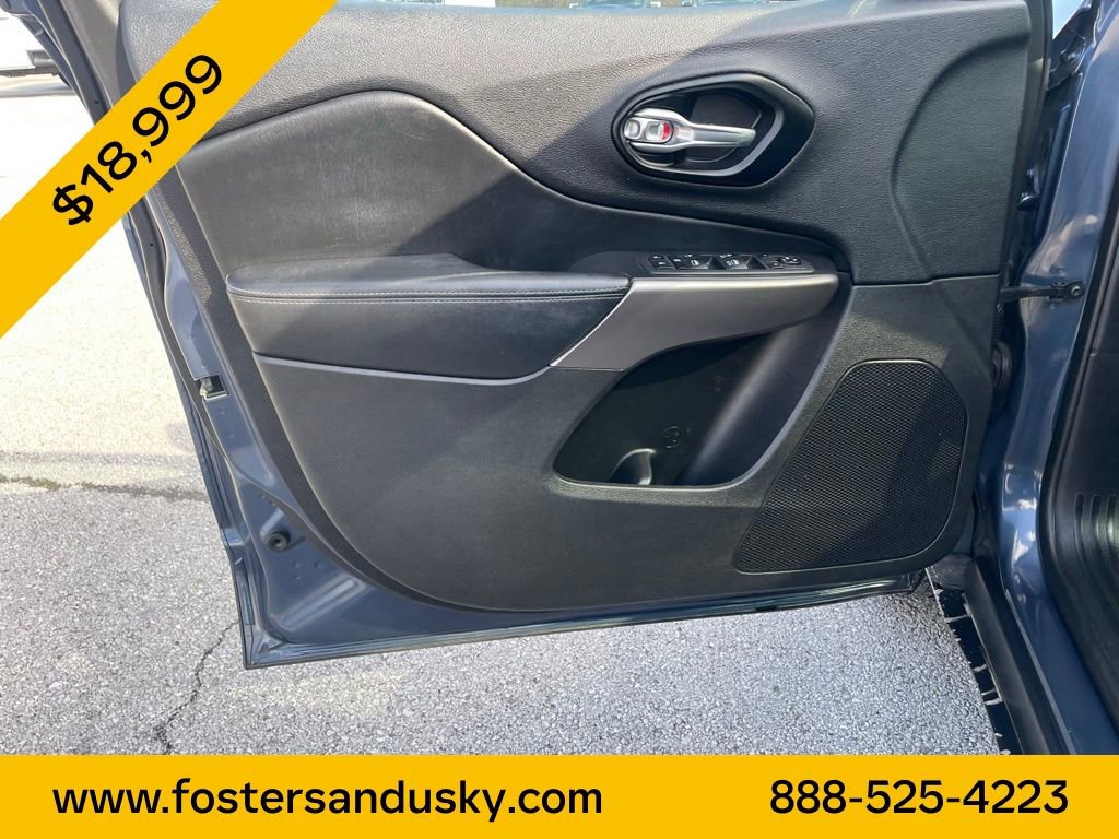 Used 2021 Jeep Cherokee Latitude Lux w/ Sun & Sound Group AWD/4WD image 14