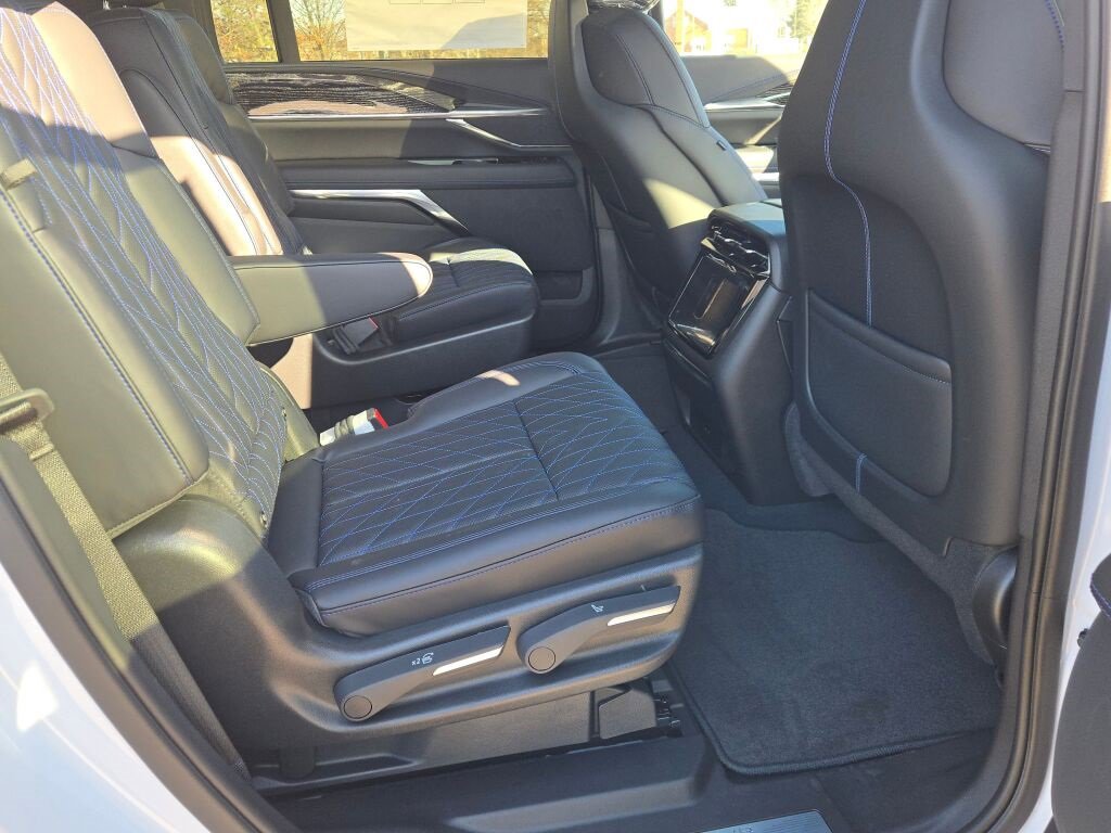 New 2026 Cadillac Escalade IQL Sport 1 image 11