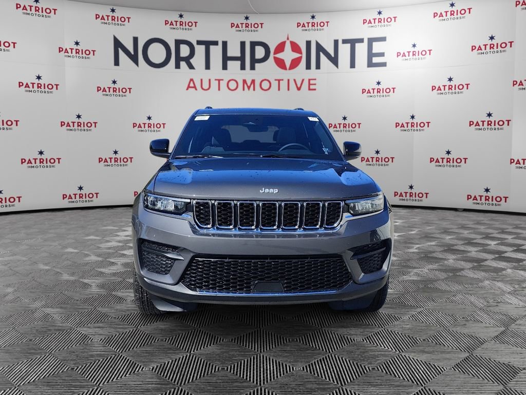 New 2025 Jeep Grand Cherokee Laredo w/ Luxury Tech Group I image 9