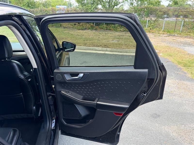 Used 2020 Ford Escape Titanium AWD/4WD image 38