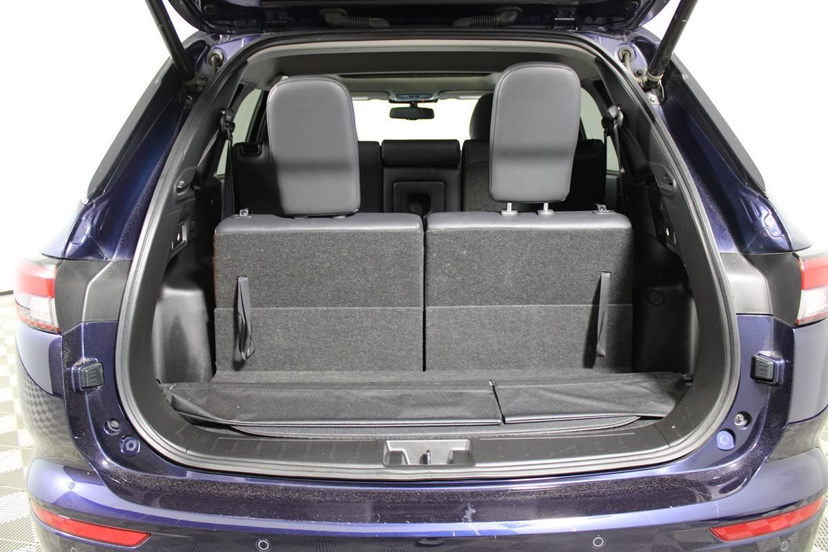 Used 2024 Mitsubishi Outlander SE Black Edition FWD image 39