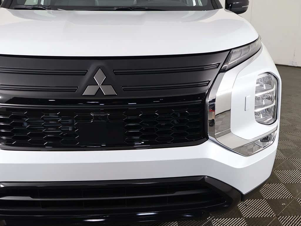 New 2026 Mitsubishi Outlander LE AWD/4WD image 14