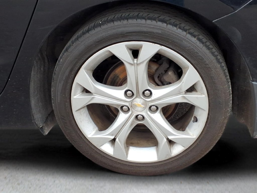 Used 2016 Chevrolet Cruze Premier FWD image 28