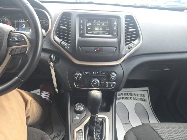 Certified 2016 Jeep Cherokee Latitude AWD/4WD image 21