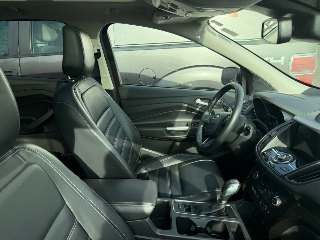 Used 2019 Ford Escape Titanium FWD image 9