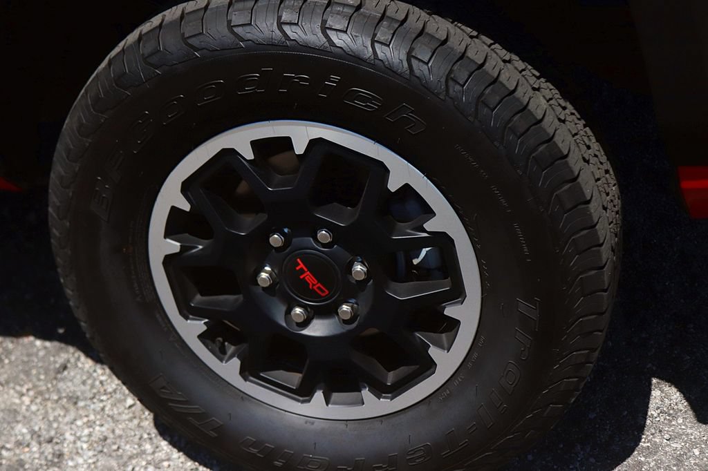 Used 2025 Toyota Tacoma TRD Off-Road AWD/4WD image 10