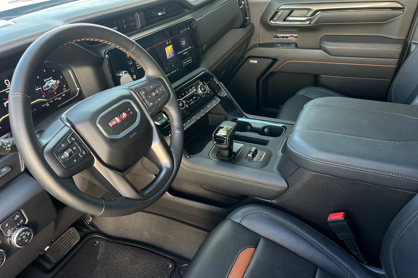Used 2025 GMC Sierra 1500 AT4 w/ Technology Package AWD/4WD image 10
