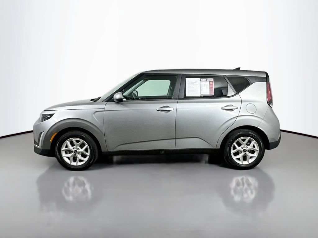 Used 2023 Kia Soul FWD image 5