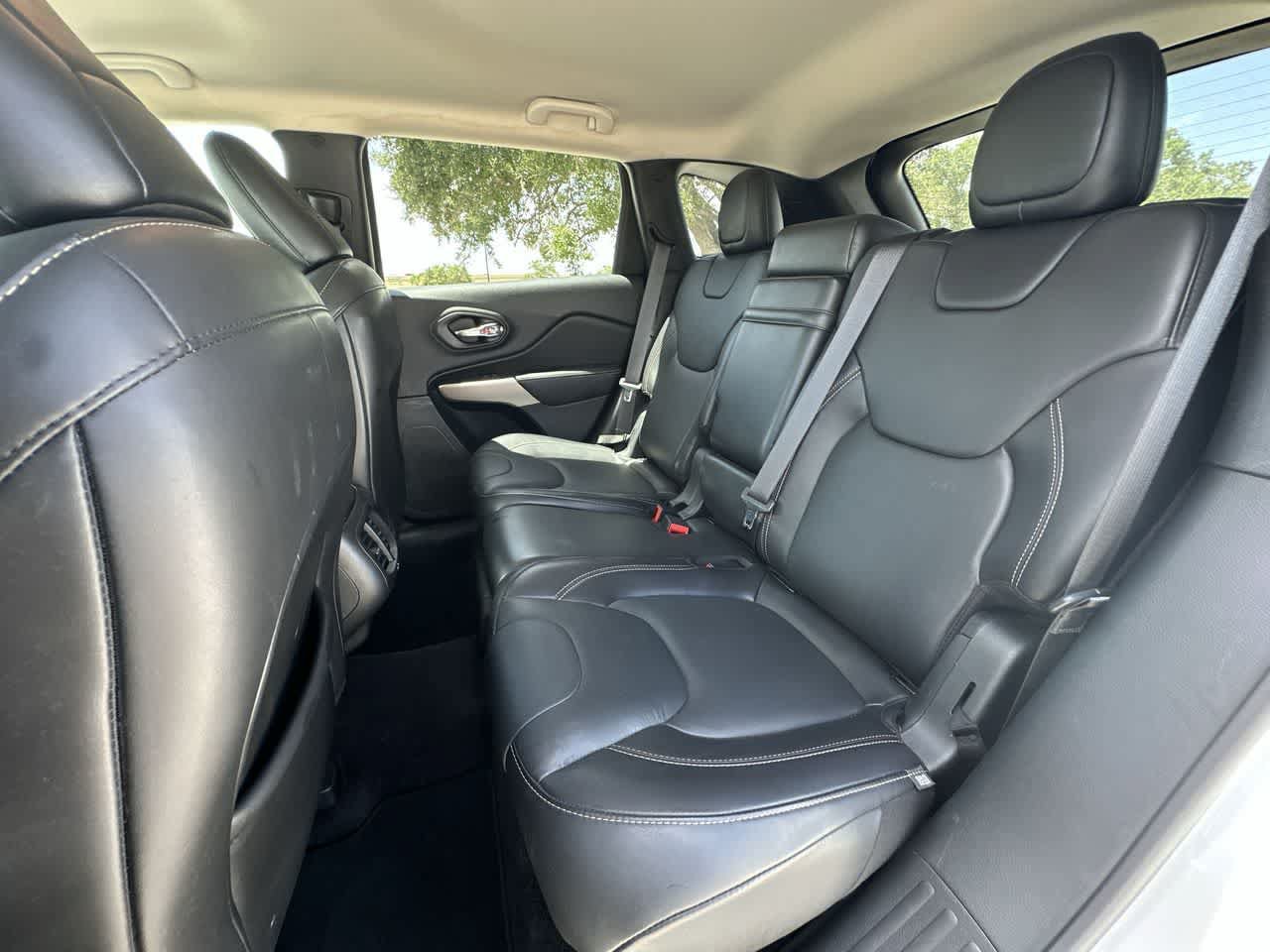 Used 2018 Jeep Cherokee Limited w/ High Altitude Package AWD/4WD image 19