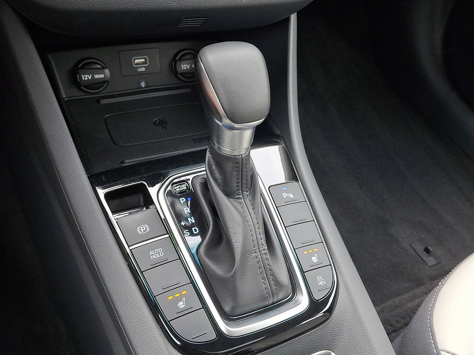 Used 2022 Hyundai Ioniq Limited FWD image 14