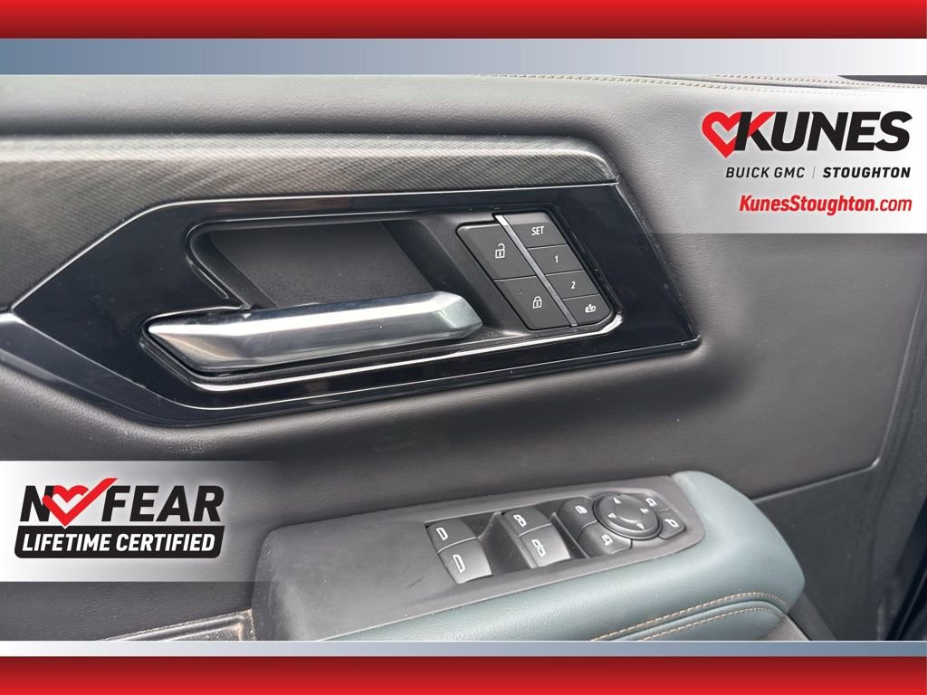 Used 2025 GMC Yukon XL AT4 image 18