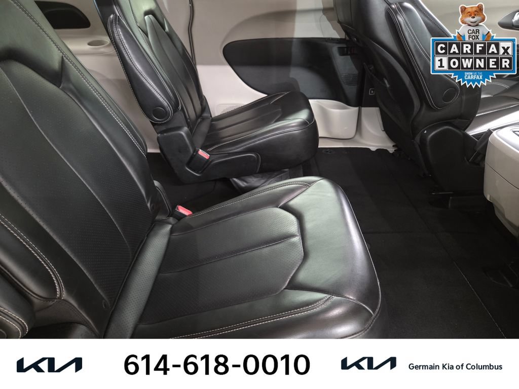 Used 2023 Chrysler Pacifica Touring-L FWD image 19