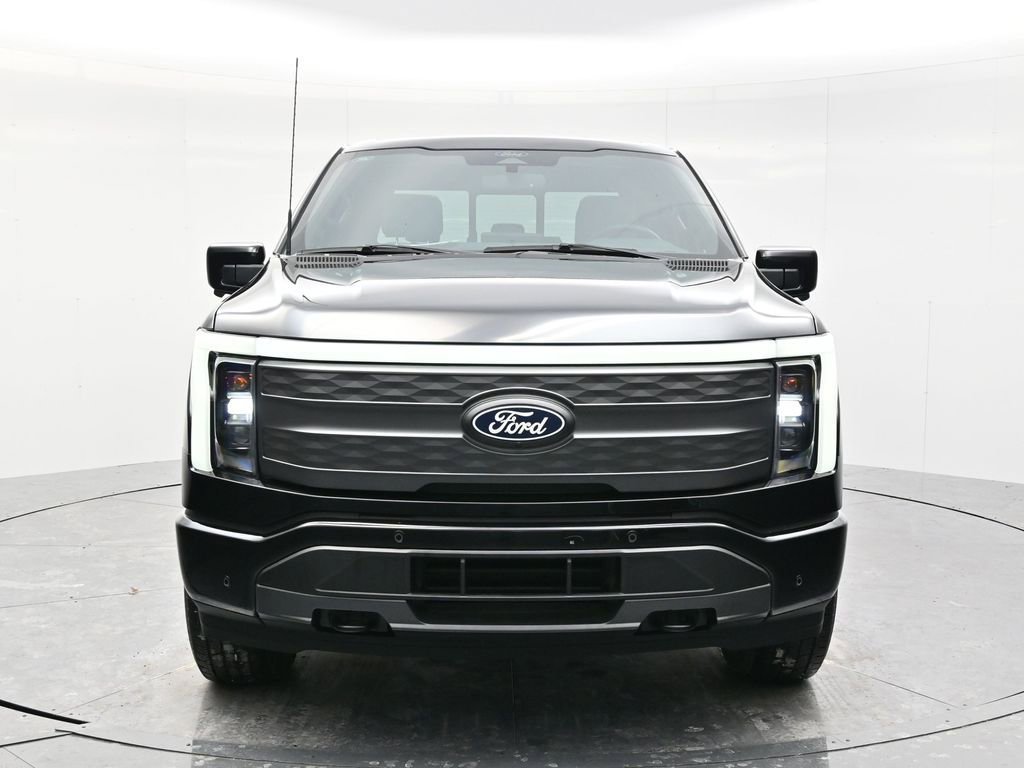 Used 2024 Ford F150 Lightning Lariat image 2