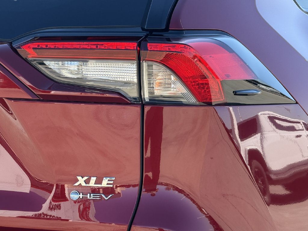 Used 2025 Toyota RAV4 XLE w/ Convenience Package AWD/4WD image 11