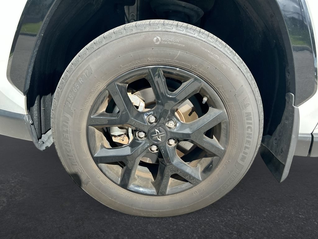 Used 2025 Toyota RAV4 XLE FWD image 10