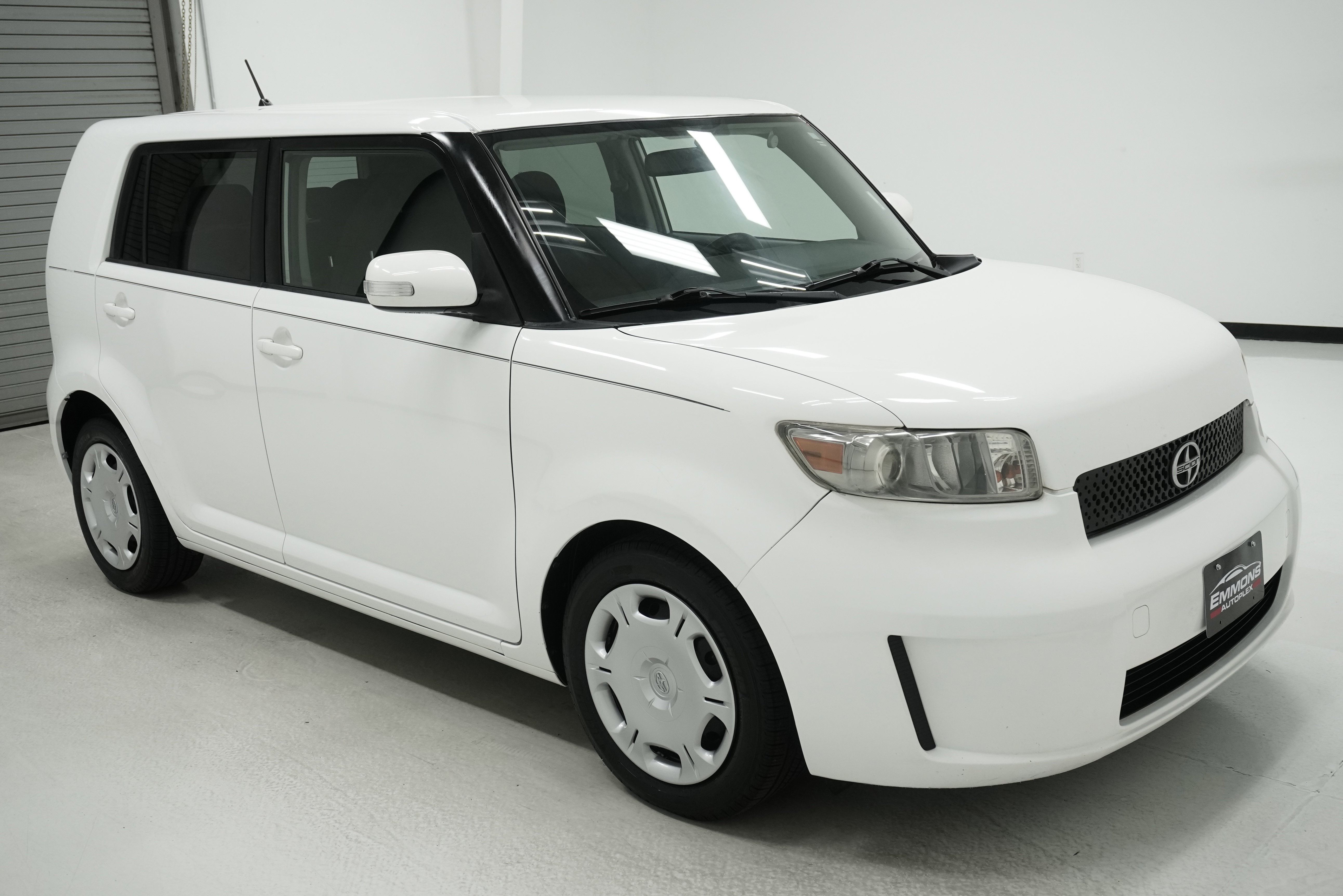 Used 2008 Scion xB image 3