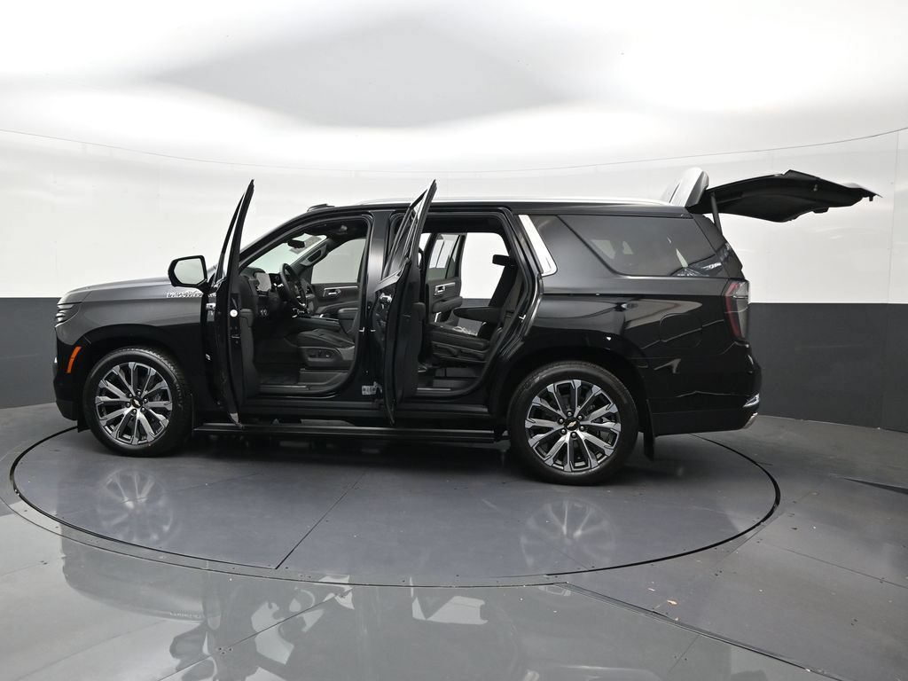 Used 2025 Chevrolet Tahoe High Country RWD image 32