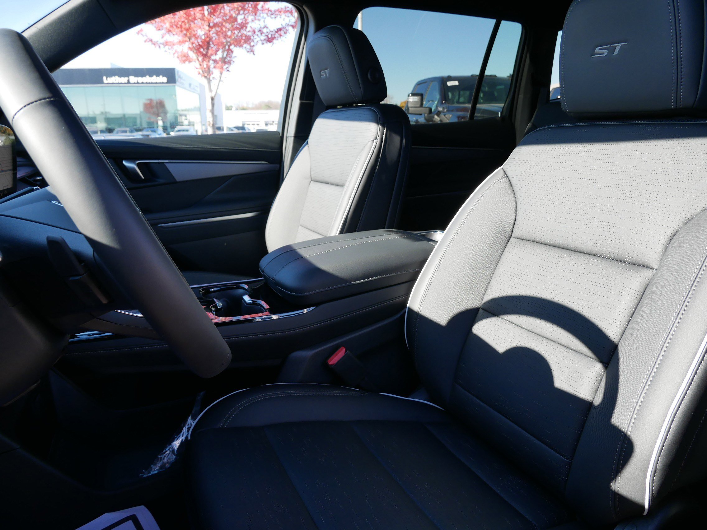 New 2026 Buick Enclave Sport Touring w/ Power Package image 4