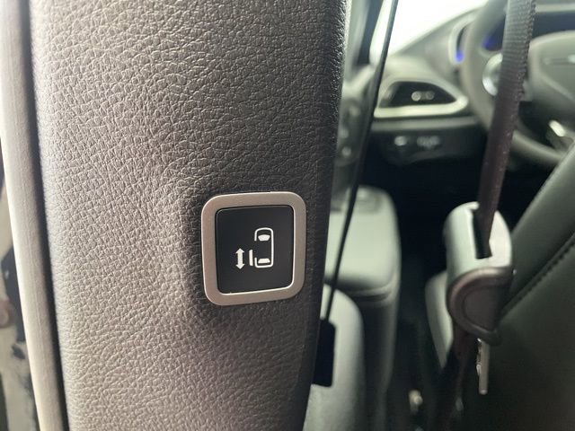 New 2026 Chrysler Pacifica Select image 43