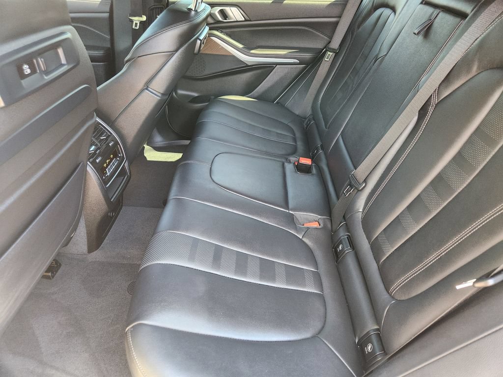 Used 2022 BMW X5 xDrive40i w/ Executive Package AWD/4WD image 19