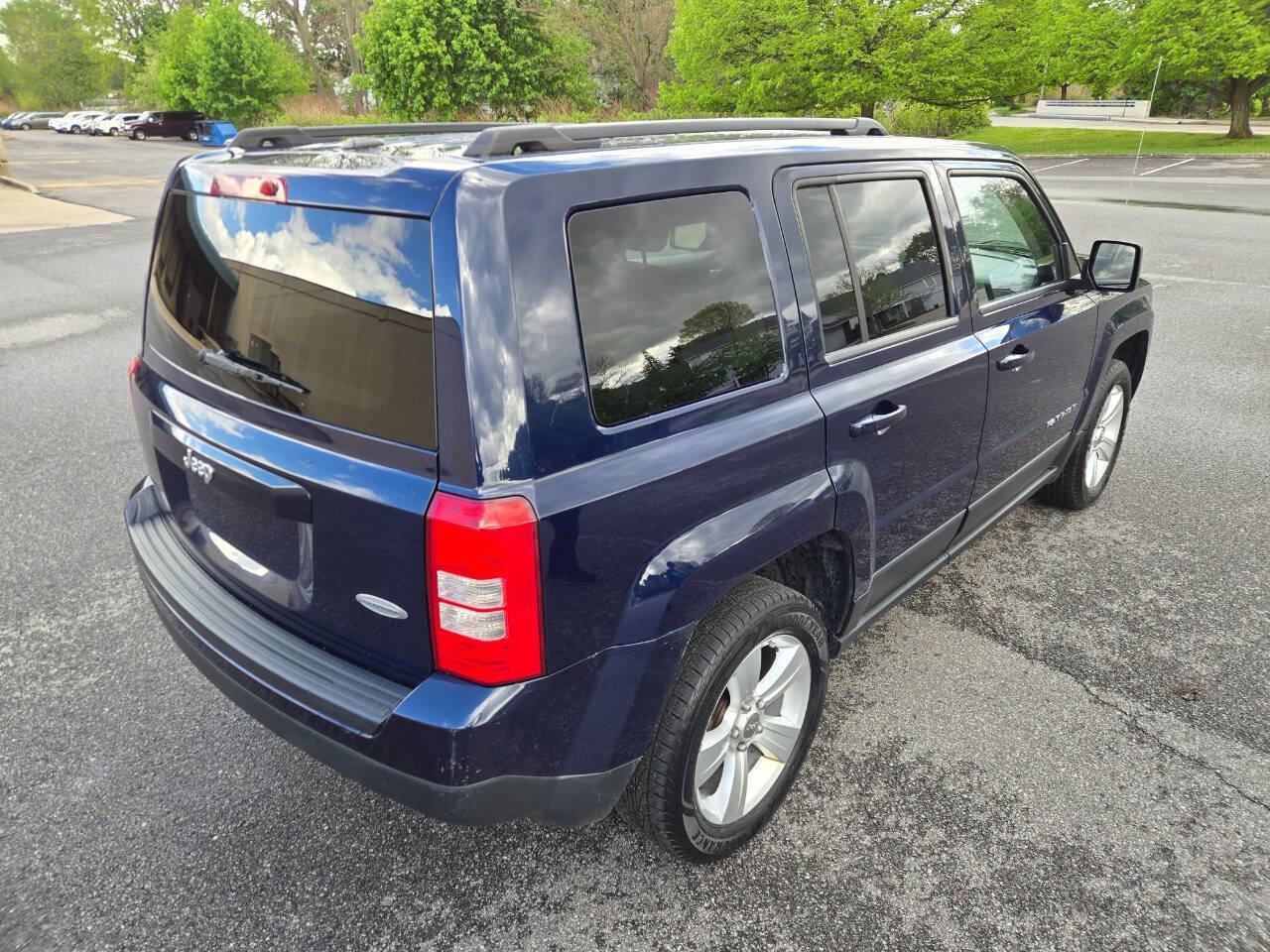 Used 2012 Jeep Patriot Latitude FWD image 11