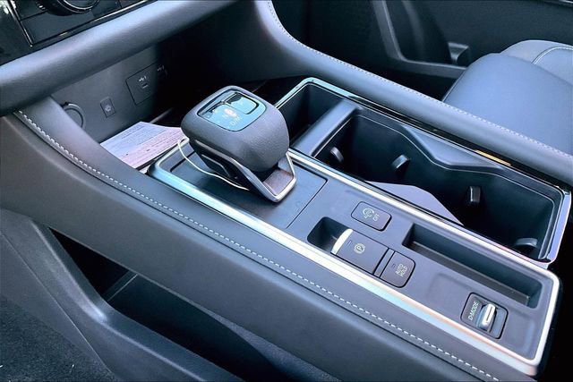 New 2026 Nissan Pathfinder SL image 5