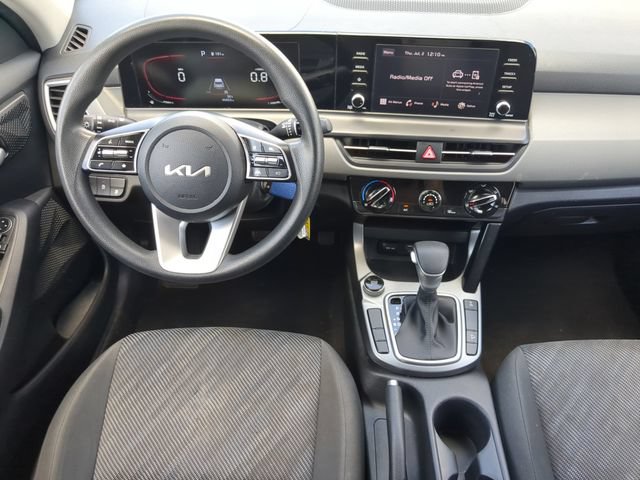 Used 2024 Kia Seltos LX AWD/4WD image 16