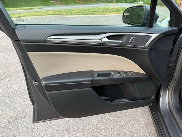 Used 2017 Ford Fusion S FWD image 19