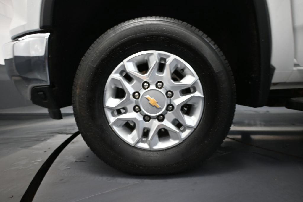 Used 2025 Chevrolet Silverado 2500 LT AWD/4WD image 13