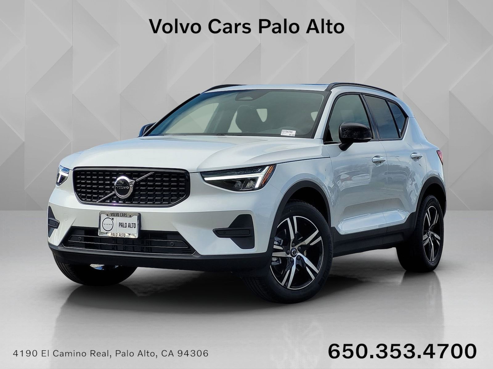 New 2026 Volvo XC40 B4 Core w/ Climate Package
